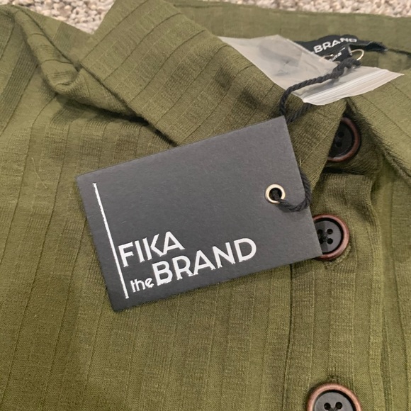 crop button up shirt - Picture 3 of 3